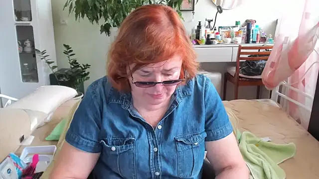 Snapshot of rekelme chatting on 10.13.25 rekelme online show from 10.13.25