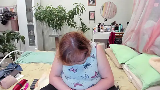 Snapshot of rekelme chatting on 10.25.25 rekelme online show from 10.25.25