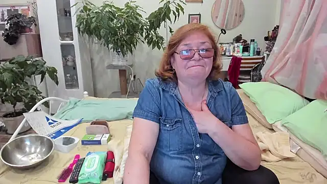 Snapshot of rekelme chatting on 10.26.25 rekelme online show from 10.26.25