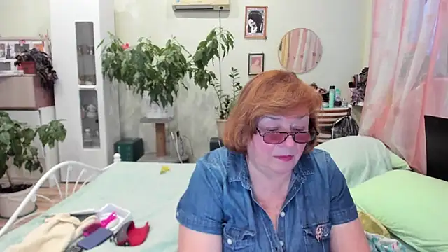 Snapshot of rekelme chatting on 10.30.25 rekelme online show from 10.30.25