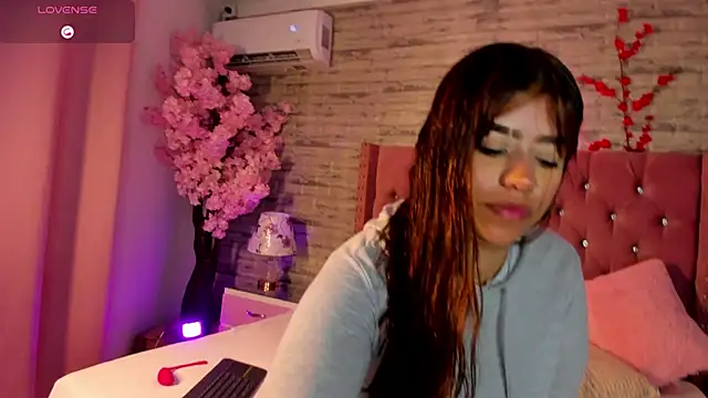 MoliBunny online show from 04.18.26