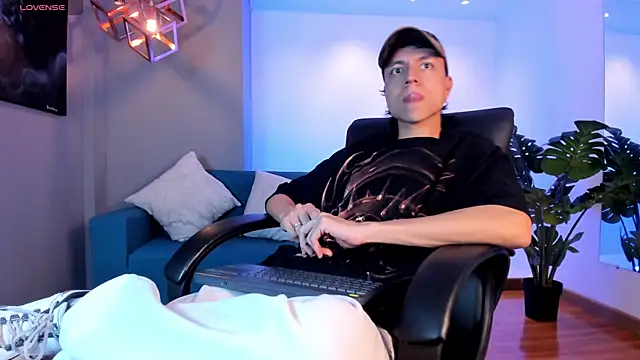 Bastthianxxx online show from 11.30.25