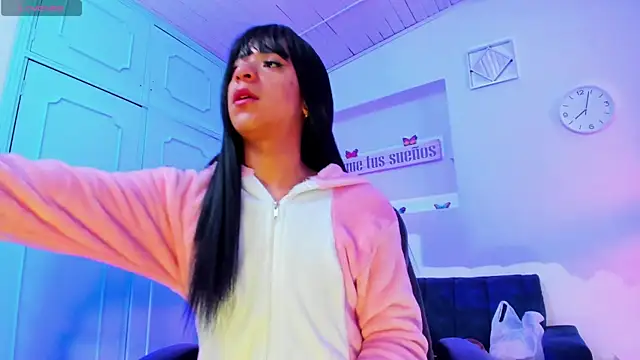 Hot Darliing online show from 01.13.26