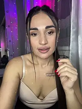 Snapshot of MonikaSi chatting on 04.04.26 MonikaSi online show from 04.04.26