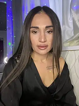 Snapshot of MonikaSi chatting on 04.05.26 MonikaSi online show from 04.05.26