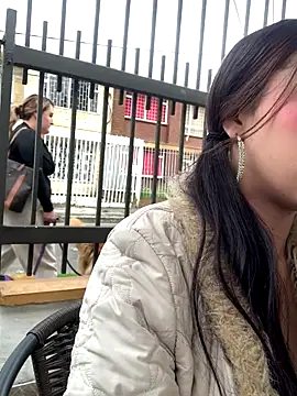 MiaScott Pink online show from 12.20.25