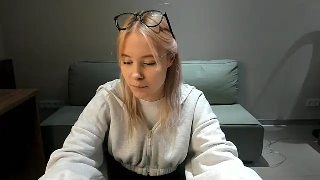 AunclreaVache online show from 11.29.25