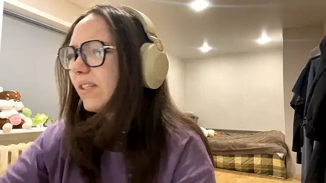 KerriMcbreen online show from 12.19.25