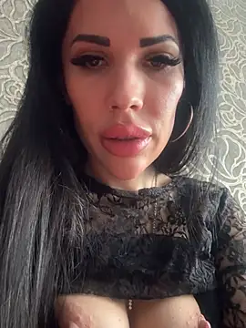 Snapshot of Sweet_little_gir chatting on 02.13.26 Sweet little gir online show from 02.13.26