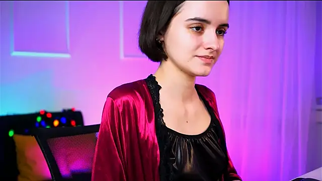 KateWillows online show from 02.14.26