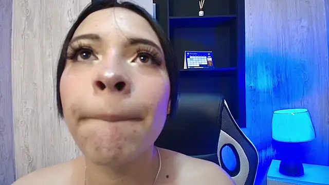 CRISTAL VIOLETA online show from 01.14.26