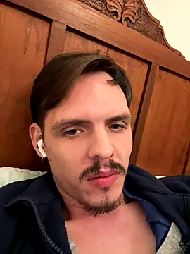 Snapshot of Dicken09 chatting on 11.29.25 Dicken09 online show from 11.29.25