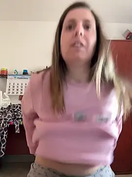 Snapshot of Sareyxon chatting on 02.22.26 Sareyxon online show from 02.22.26