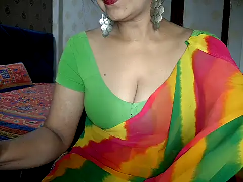 Snapshot of Hotronita123 chatting on 06.15.26 Hotronita123 online show from 06.15.26