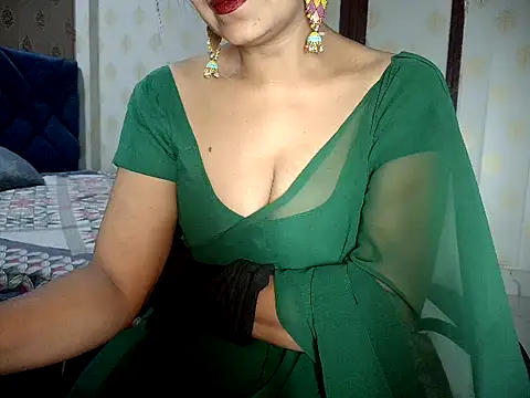 Snapshot of Hotronita123 chatting on 06.24.26 Hotronita123 online show from 06.24.26