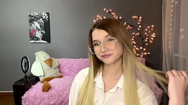 VikkiWittel online show from 12.14.25