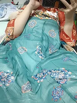 miniiceyya online show from 04.14.26