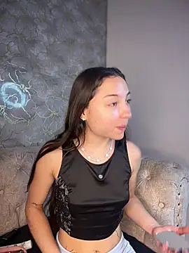 Mia Luxor online show from 07.17.26