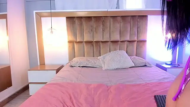 Snapshot of BrianaJhons19 chatting on 12.16.25 BrianaJhons19 online show from 12.16.25