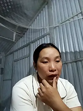 Snapshot of Evelyn-n chatting on 04.30.26 Evelyn-n online show from 04.30.26