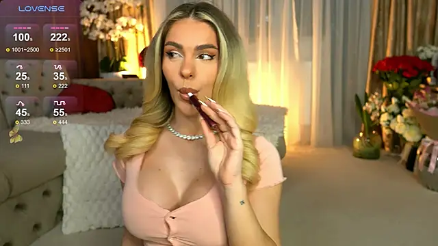 Snapshot of ChloeVelvetx chatting on 02.17.26 ChloeVelvetx online show from 02.17.26