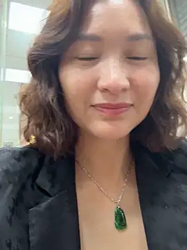 Snapshot of A-ZJunn chatting on 04.28.26 A-ZJunn online show from 04.28.26