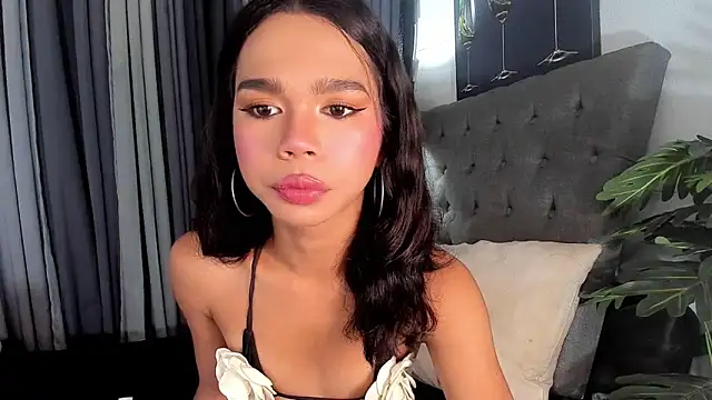 Snapshot of asianpetiteprincess chatting on 05.20.26 asianpetiteprincess online show from 05.20.26