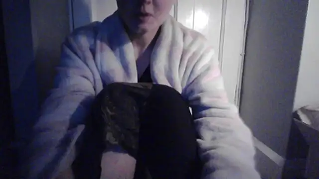 Amy01112 online show from 12.17.25