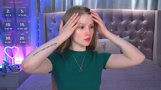 Snapshot of LilianHoward chatting on 03.20.26 LilianHoward online show from 03.20.26