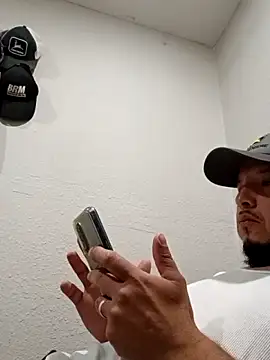 Snapshot of Lalin2323 chatting on 02.11.26 Lalin2323 online show from 02.11.26