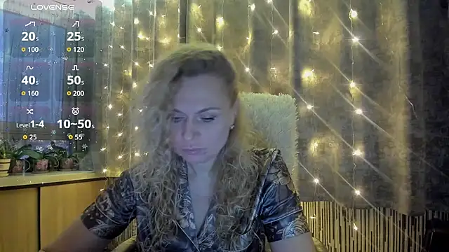 LanaLight x online show from 12.23.25