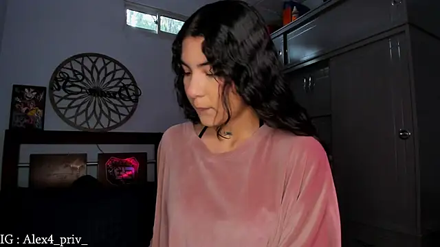 Snapshot of babycherry19 chatting on 12.20.25 babycherry19 online show from 12.20.25