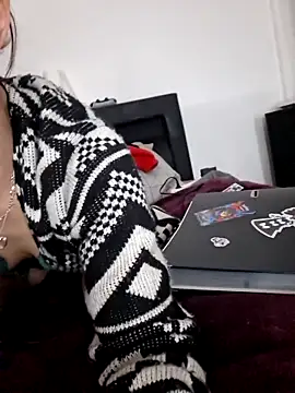 Snapshot of RedTeufelGirl chatting on 02.04.26 RedTeufelGirl online show from 02.04.26