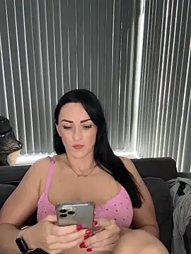 BritishBlueRose online show from 04.18.26