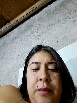Snapshot of Estefanny_Lolyy chatting on 04.17.26 Estefanny Lolyy online show from 04.17.26