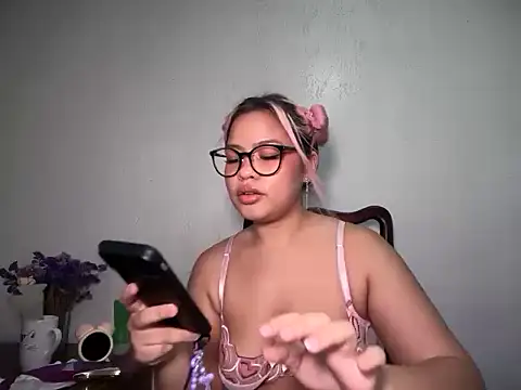 Snapshot of Tina_Slick chatting on 05.02.26 Tina Slick online show from 05.02.26