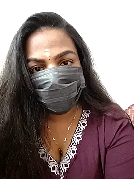 Snapshot of Tamil_Shara chatting on 12.17.25 Tamil Shara online show from 12.17.25