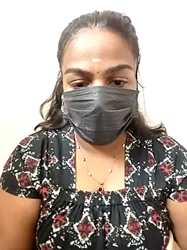 Snapshot of Tamil_Shara chatting on 12.18.25 Tamil Shara online show from 12.18.25