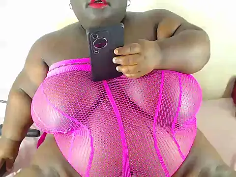Snapshot of NAUGHTY_MIDGET30 chatting on 06.04.26 NAUGHTY MIDGET30 online show from 06.04.26