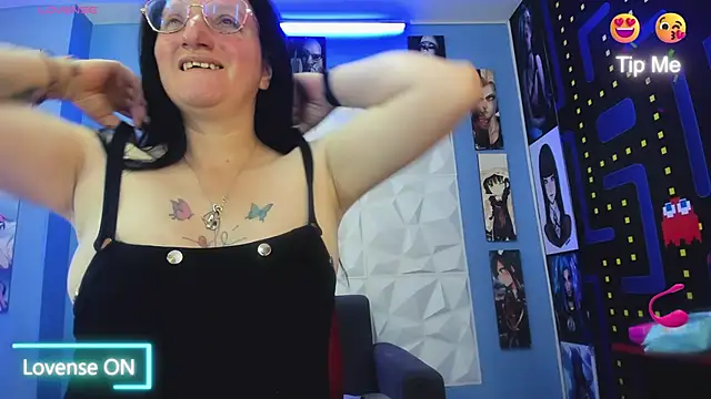 Andre cloefoxx  online show from 12.21.25