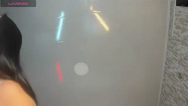 isa bellaax online show from 12.15.25