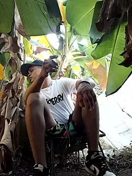 Snapshot of youngboypiss chatting on 12.02.25 youngboypiss online show from 12.02.25