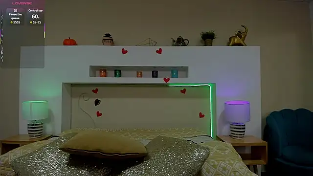 AnikaRomanoff  online show from 03.25.26