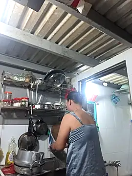 felicity chloe online show from 04.04.26