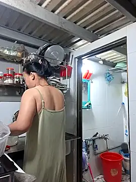 felicity chloe online show from 04.06.26