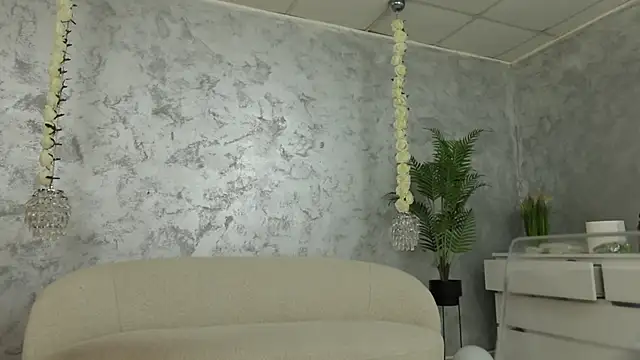 SilviaVanda online show from 06.19.26