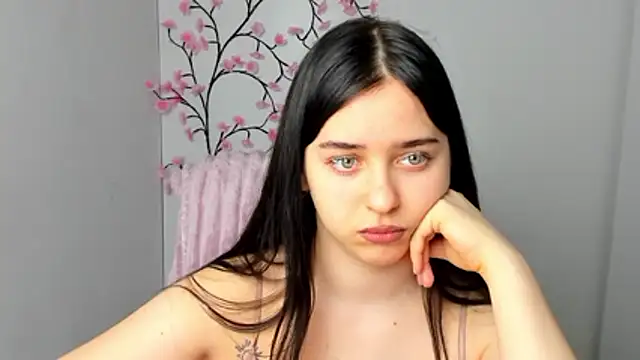 Lilu May online show from 04.13.26