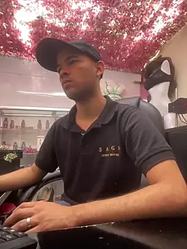 SweeXioji online show from 12.22.25