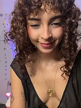 Snapshot of Anne_Wyntheris chatting on 04.19.26 Anne Wyntheris online show from 04.19.26