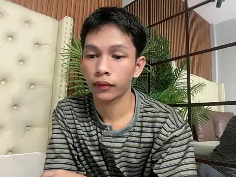 Snapshot of TheBoyAboveYou chatting on 07.28.26 TheBoyAboveYou online show from 07.28.26
